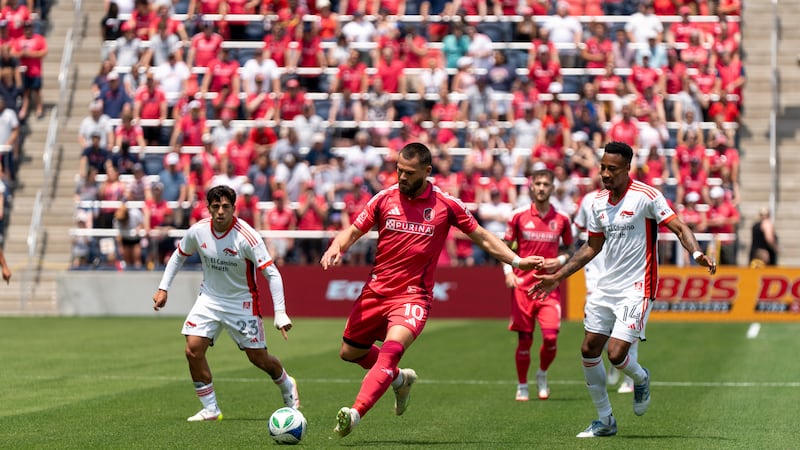 Eduard Löwen on the ball against San Jose.