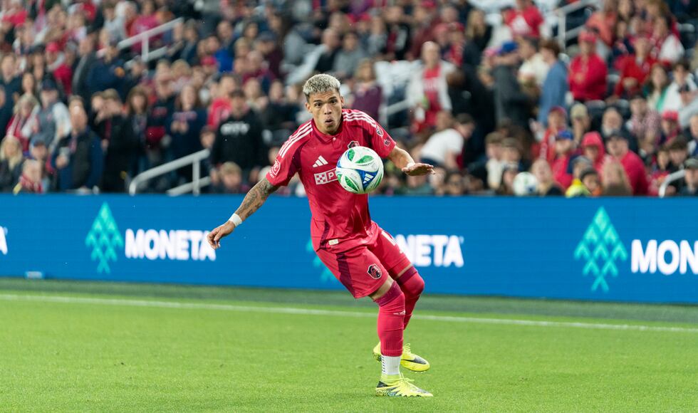 Célio Pompeu controls a ball in CITY SC's attack against Vancouver Whitecaps FC.