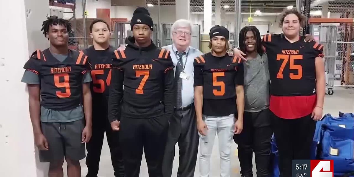 Ritenour High School football seniors aid in ‘heavy lifting’ on ...