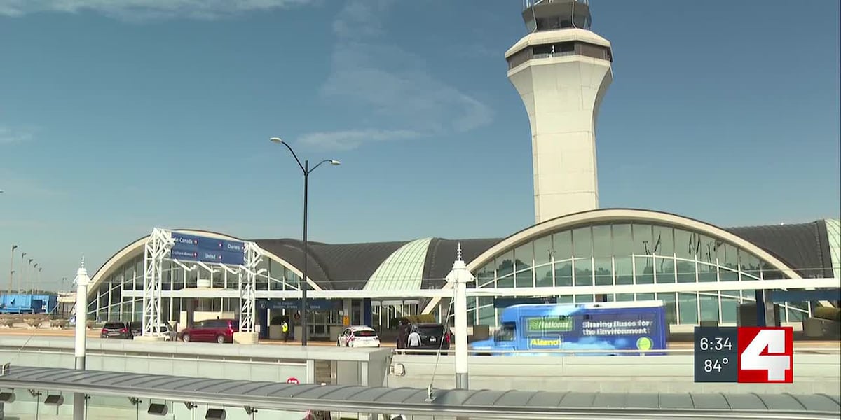 Police close roadway to Terminal 1 at Lambert Airport during bomb investigation