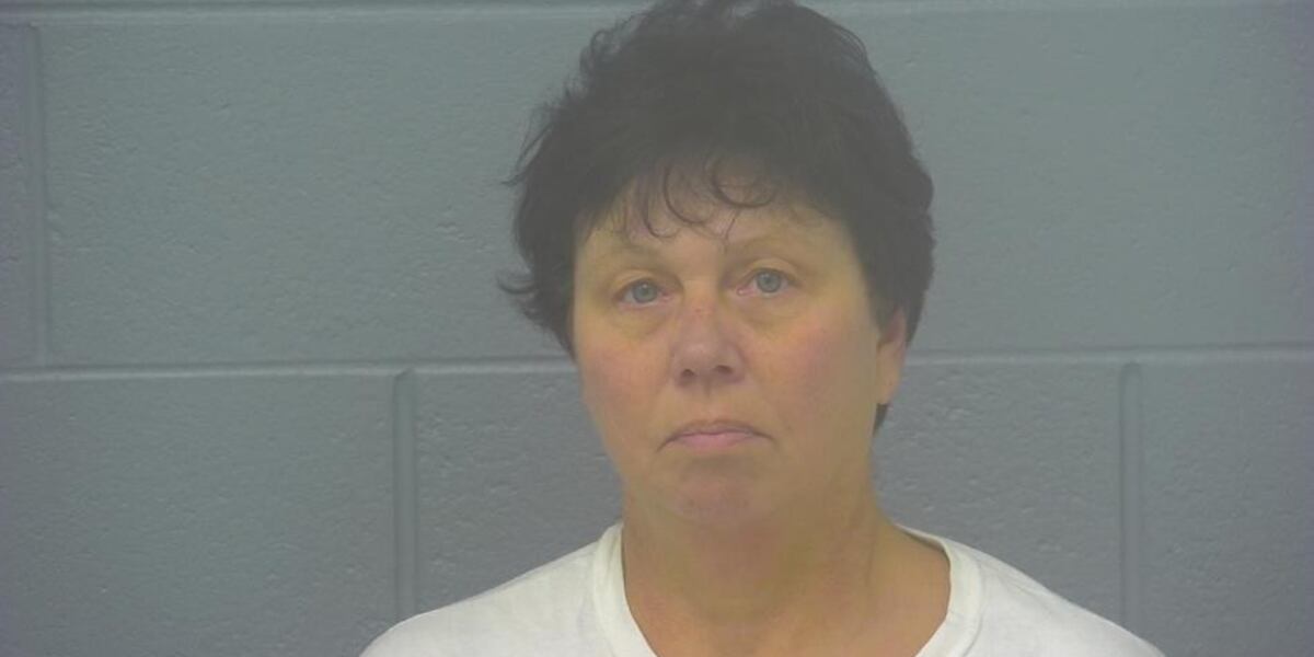 Woman gets more than 4 years in prison for trying to sell off Elvis Woman gets more than 4 years in prison for trying to sell off Elvis
