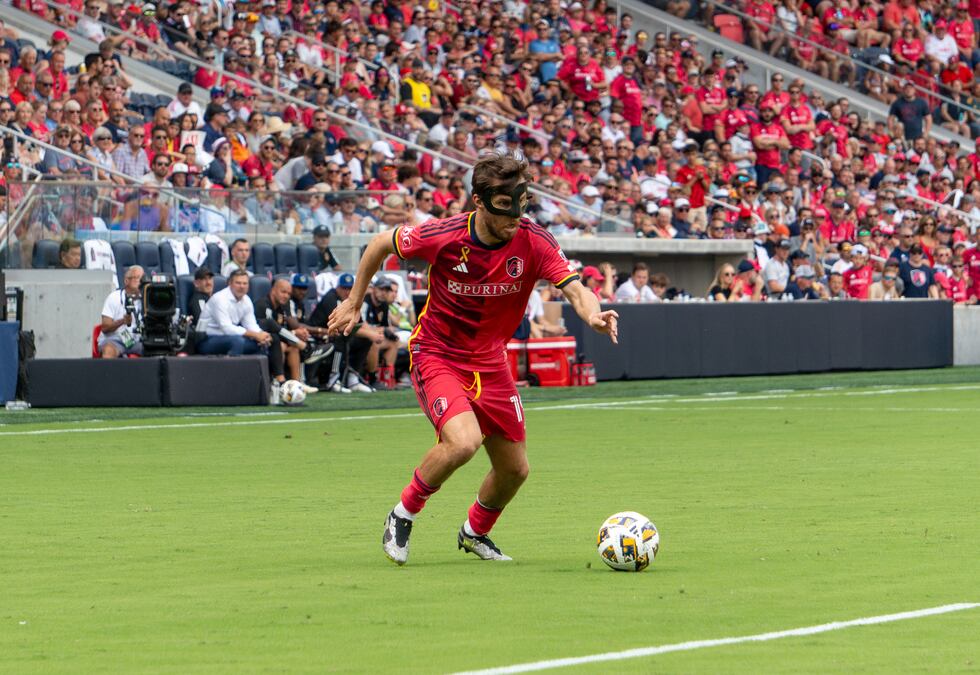 Indiana Vassilev on the ball against LA Galaxy.