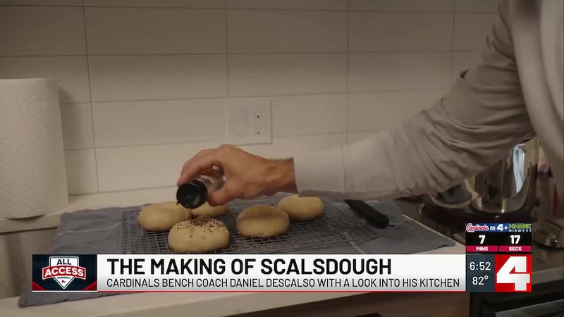 Cardinals bench coach Daniel Descalso brings bagel-making hobby to clubhouse